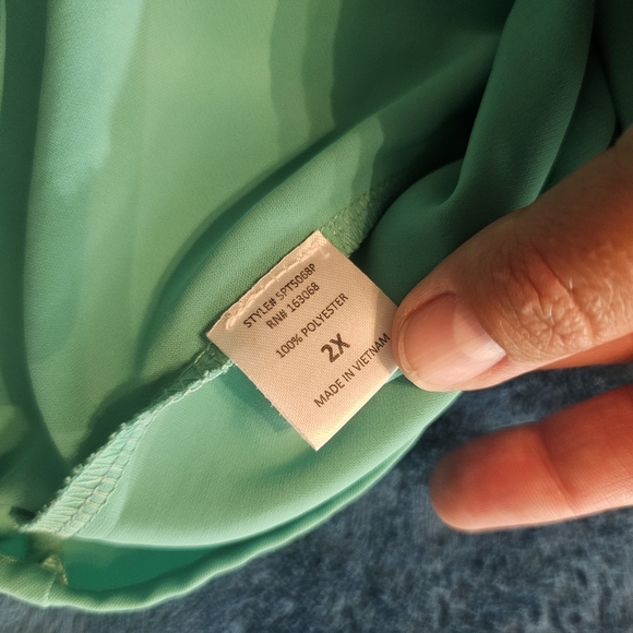 Shopin LA 2X Slinky Blouse in Mint/Seafoam Green - Picture 5 of 7